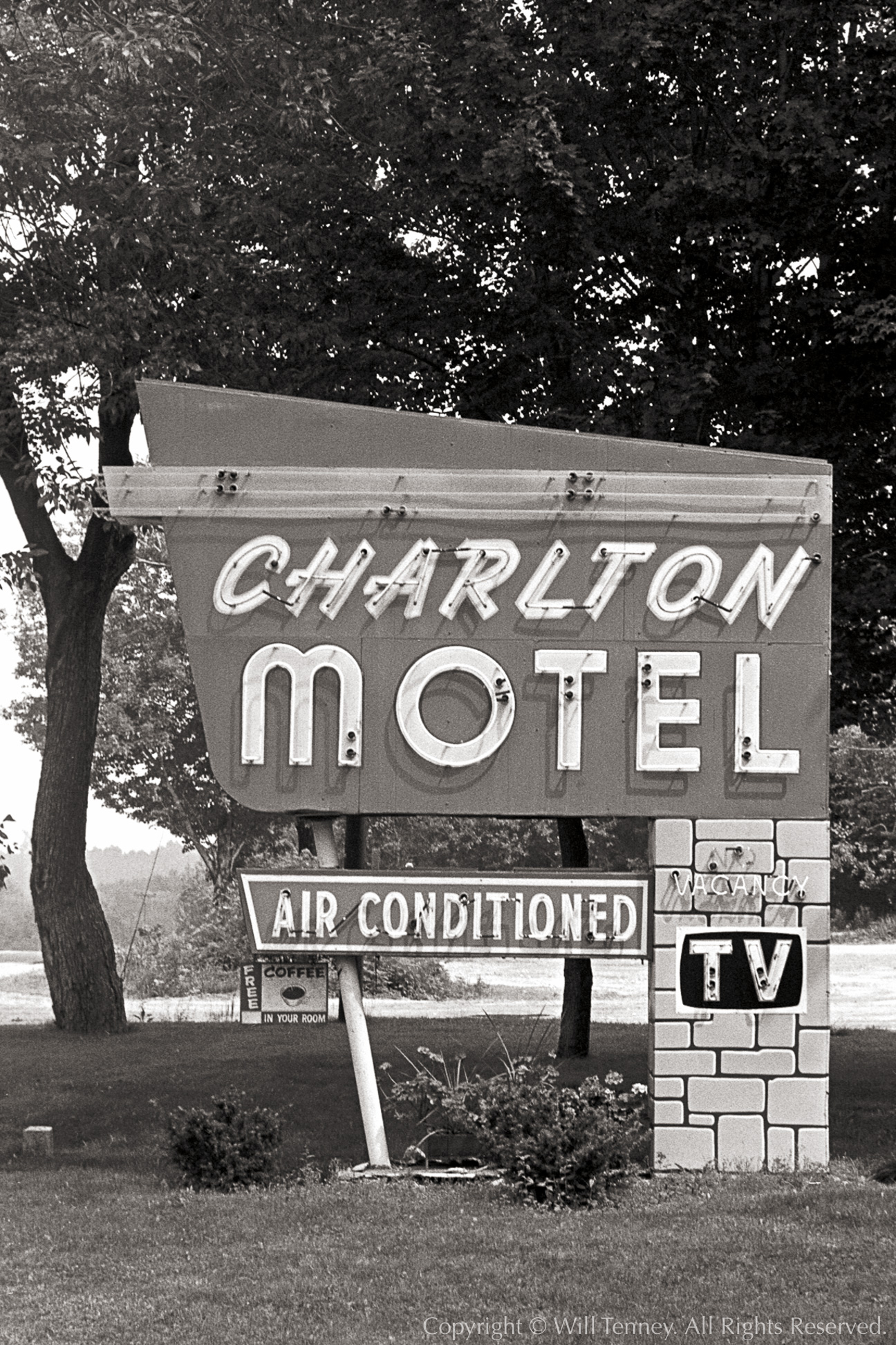 Charlton Motel: Photograph by Will Tenney
