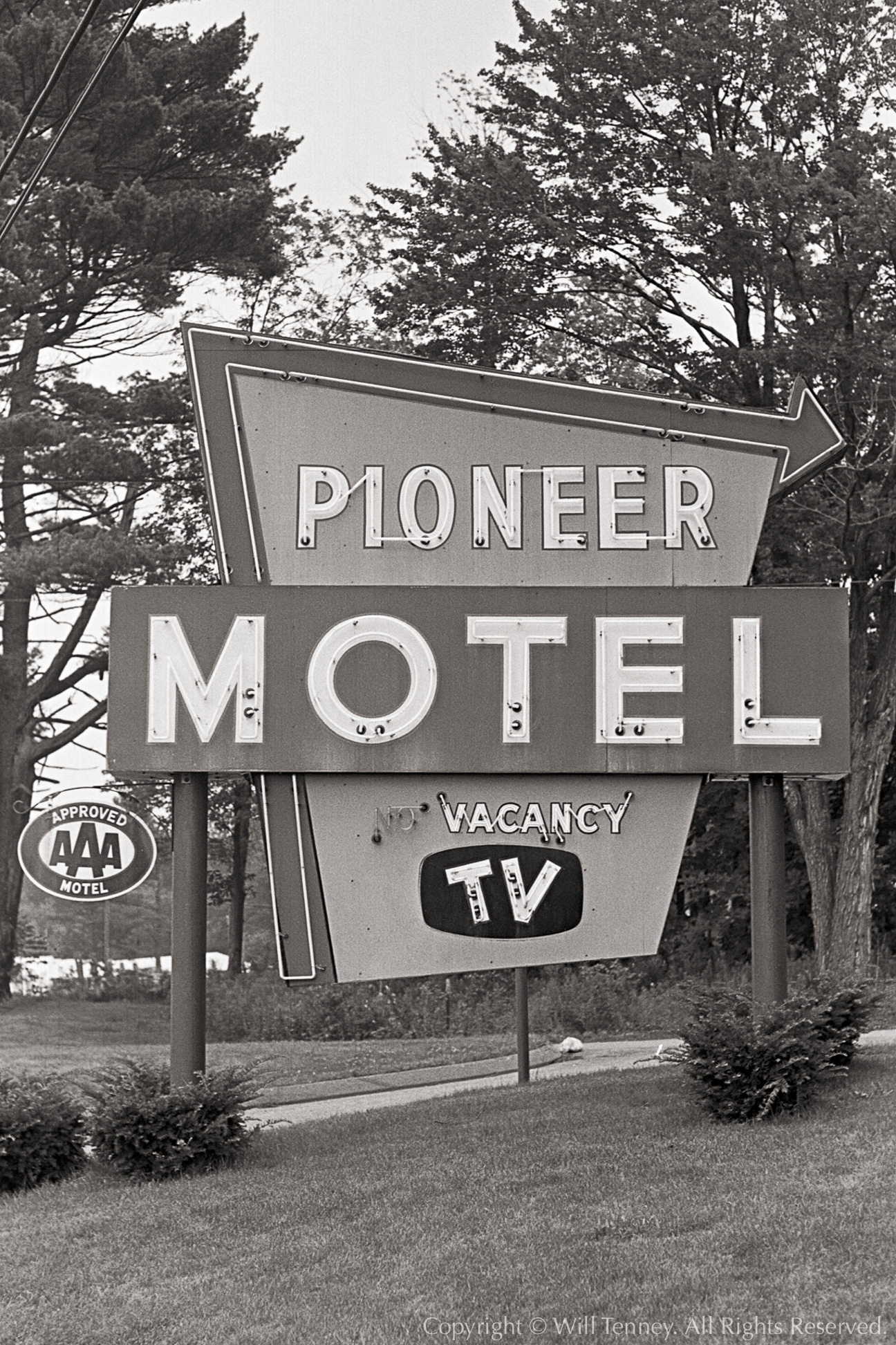 Pioneer Motel: Photograph by Will Tenney